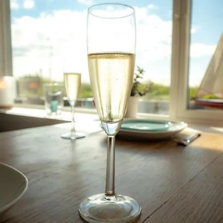 Front Appartments In Design Eco-villa