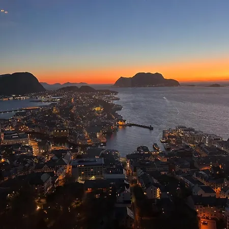 Front Appartments In Design Eco-villa