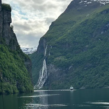 Front Appartments In Design Eco-villa *